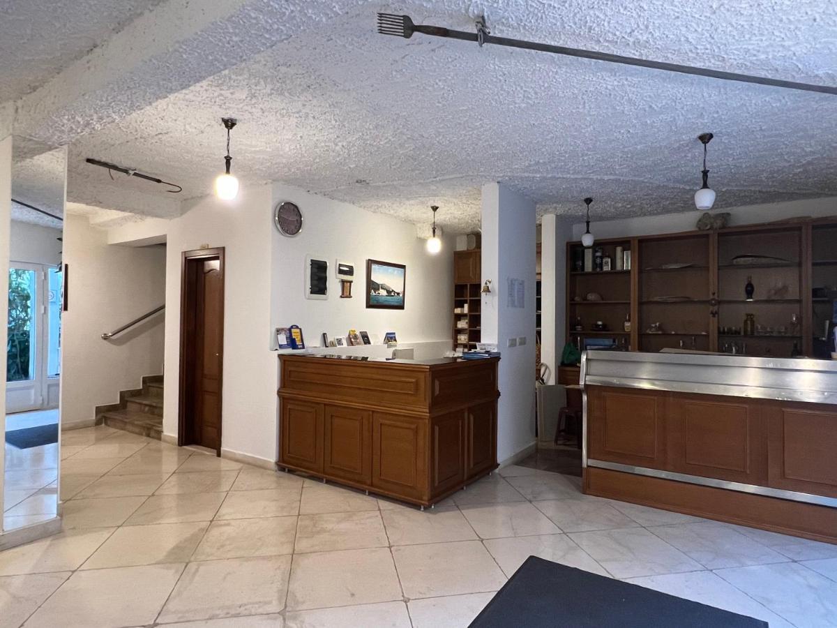Garni Hotel Milica Herceg Novi Bagian luar foto