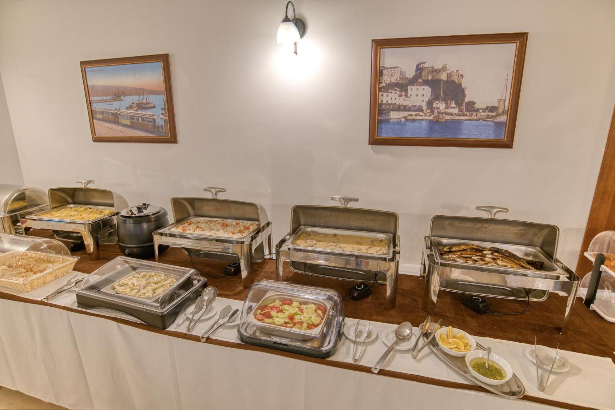 Garni Hotel Milica Herceg Novi Bagian luar foto