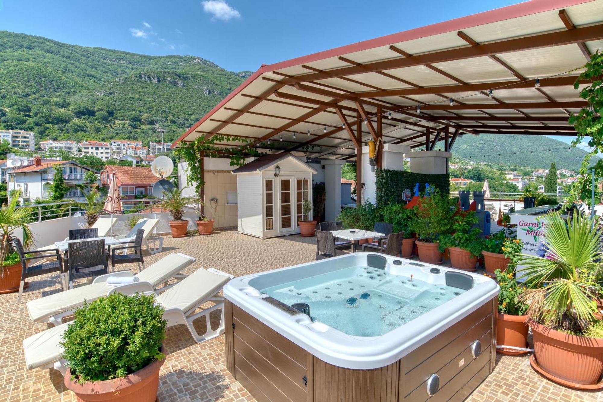 Garni Hotel Milica Herceg Novi Bagian luar foto
